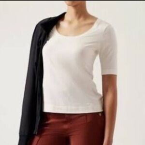 Athleta Outbound Scoop Neck Tee.  Size SP.  NWOT.